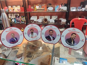 Happiness Personalized gift shop place picture